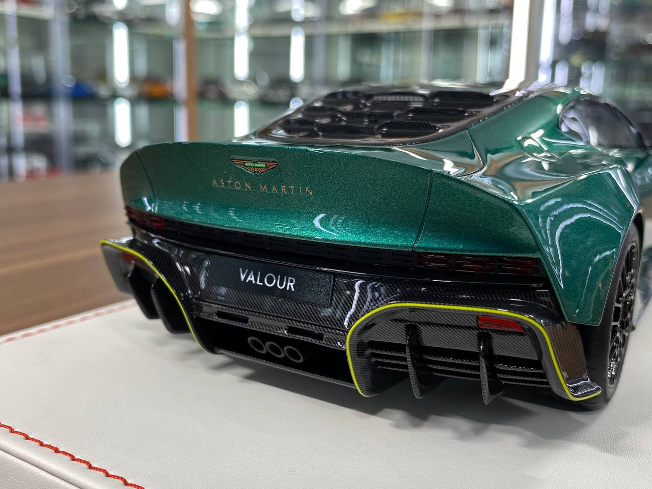 1/18 Resin Aston Martin Valour by Runner Limited 50 pcs Racing Green