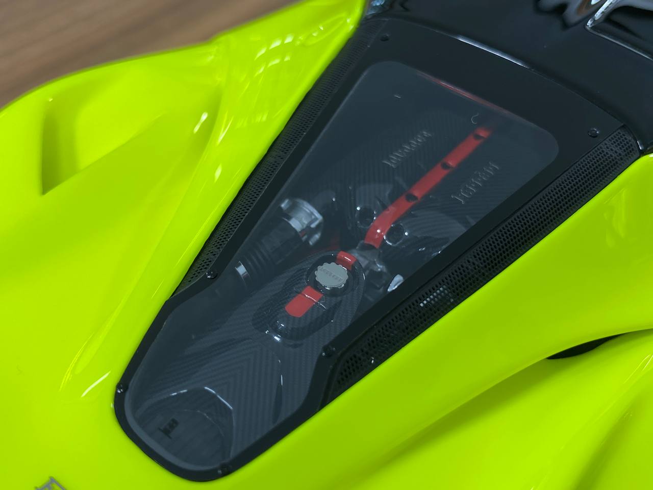 1/18 Ferrari LaFerrari by Davis & Giovanni fluorescent yellow with Black Roof