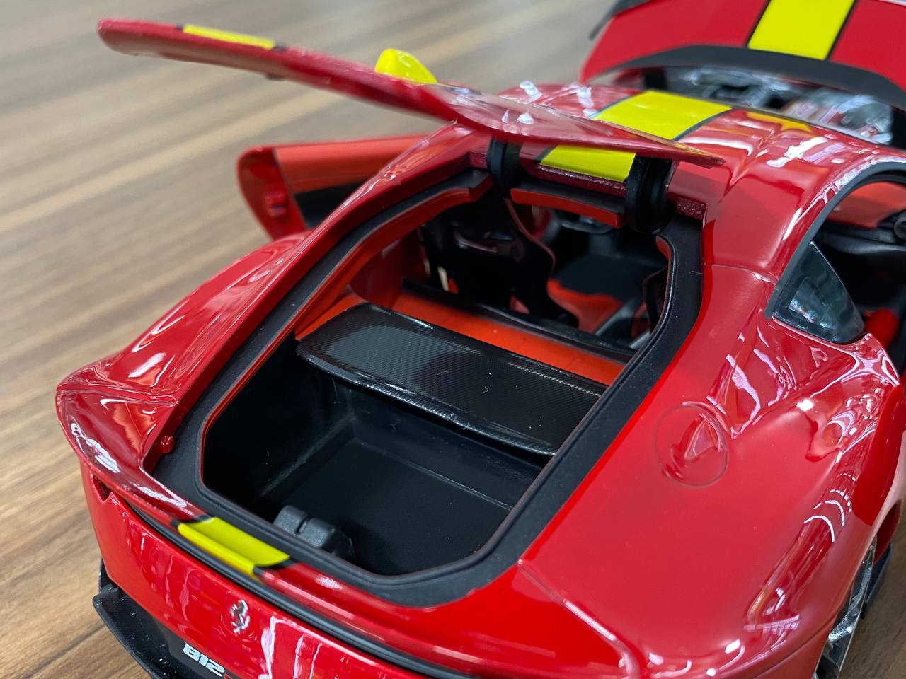 1/18 Diecast Full opening Bburago Signature Series  Ferrari 812 Competizione Red / Yellow stripe