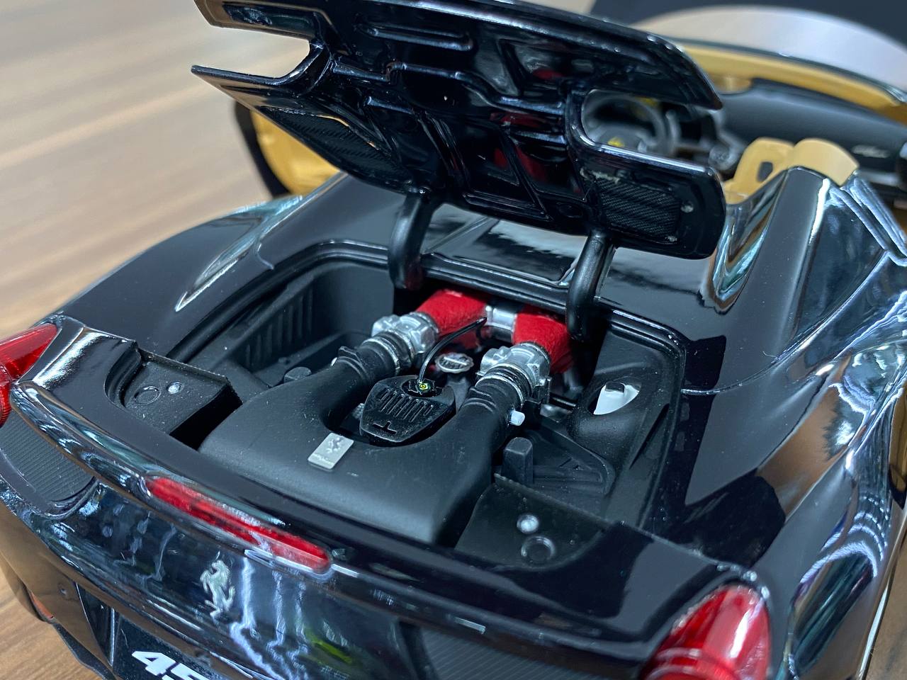 Ferrari 458 Spider ブラック 1/18 1/18 HH Model Ferrari 458 Speciale Black - LIVECARMODEL.com