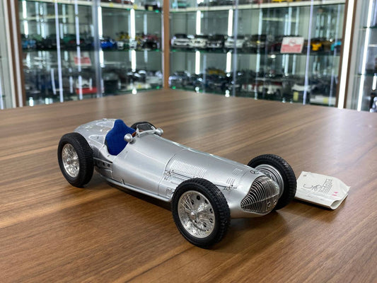 CMC Mercedes-Benz W154 - 1/18 Diecast Model, All Opening - Silver