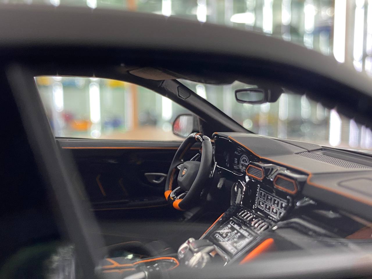 1:18 Resin Model - Davis & Giovanni Lamborghini URUS Mansory