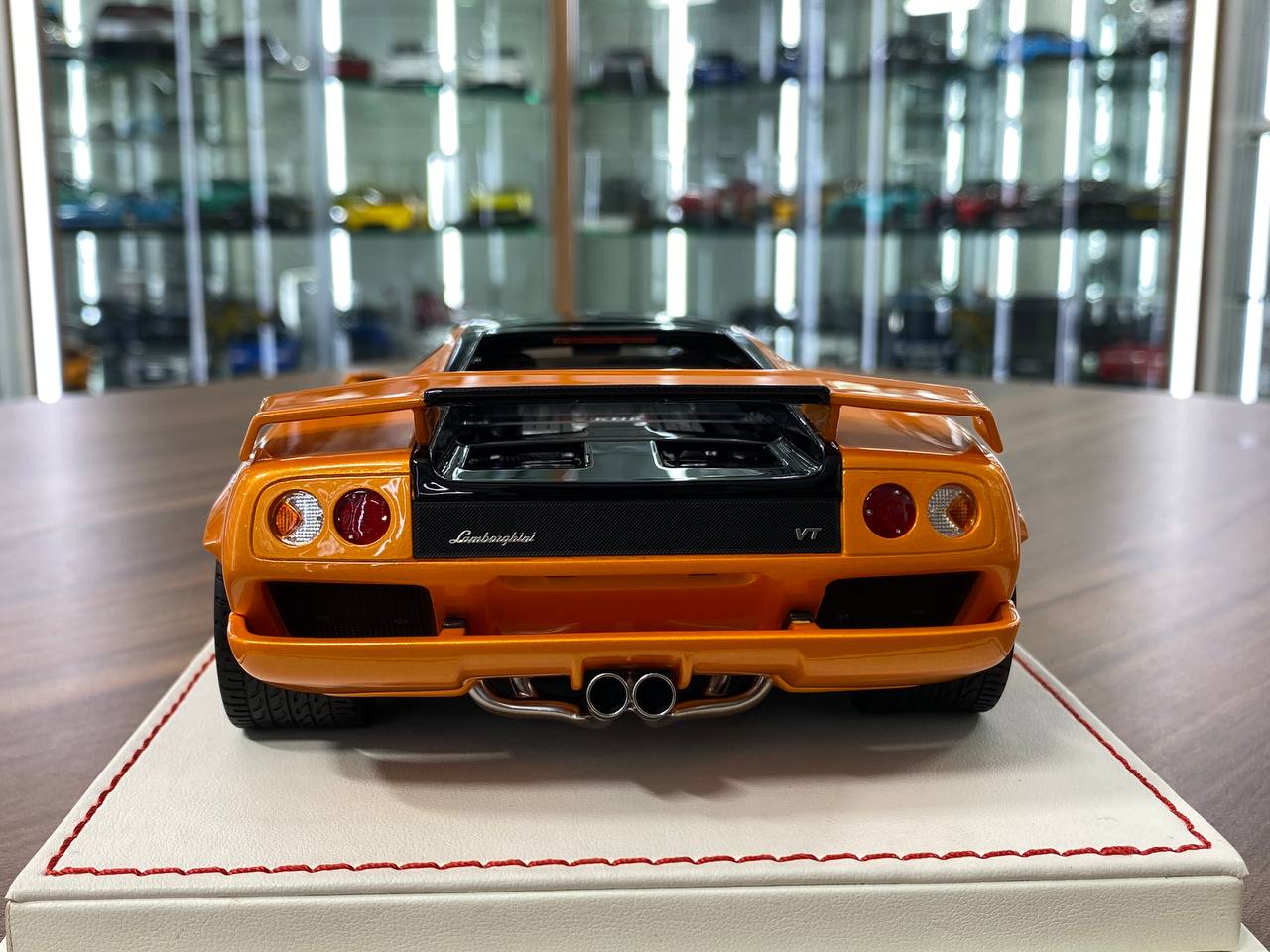 1/18 Resin  – Davis & Giovanni Lamborghini DIABLO 6.0 Arancio Atlas Limited- 30 pcs