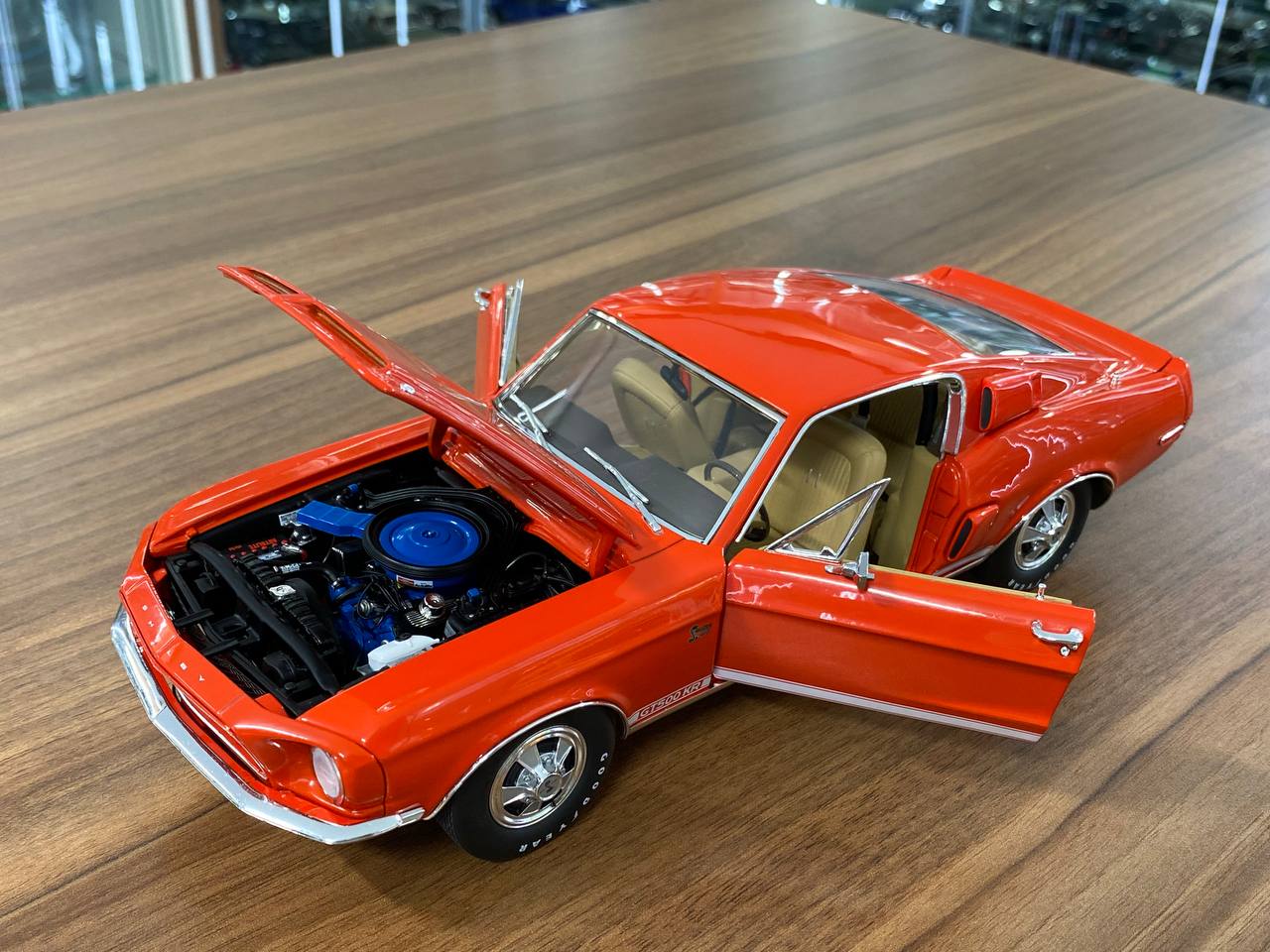 ACME Ford Shelby GT500 KR 1968 - 1/18 Diecast, Orange - Paint Rashes Present