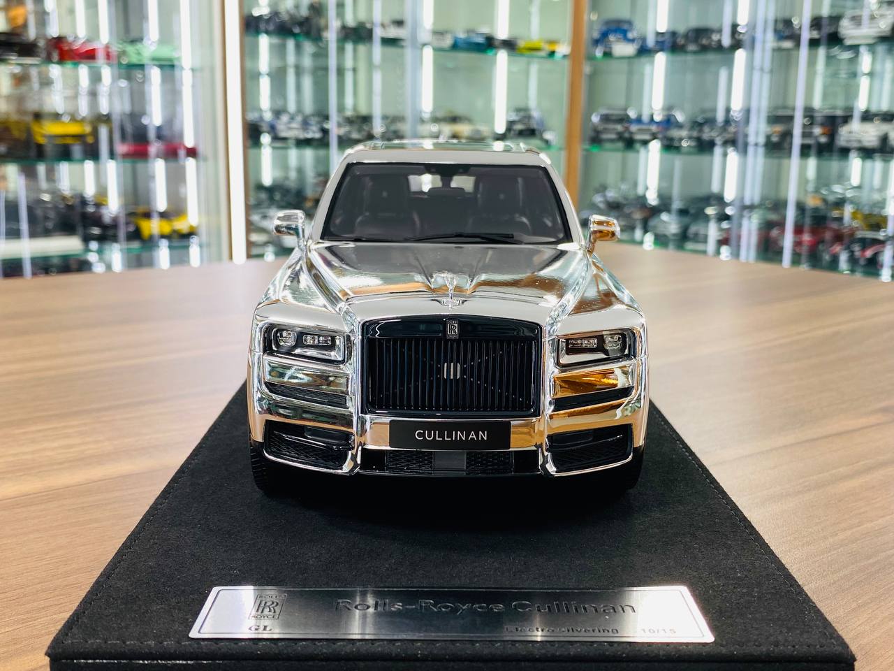 GL Models Rolls-Royce Cullinan - 1/18 Resin Model, Electro Silverinq, Limited to 15 Pieces