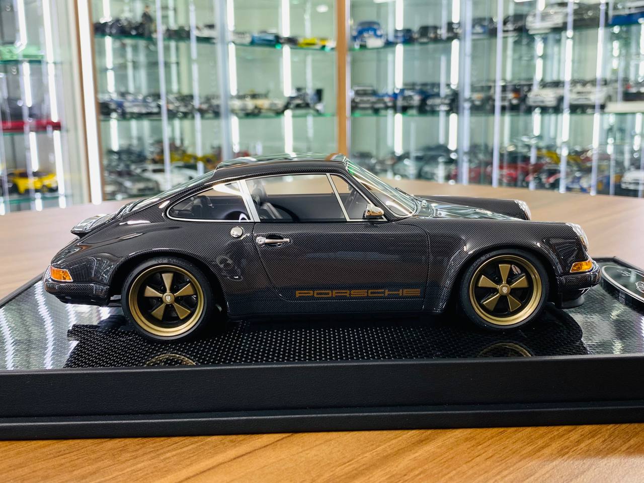 Ivy Model Porsche 911 Singer – 1/18 Resin Model, Visible Carbon, Limited to 40 Units