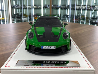 Ivy Model 1/18 Porsche 911 992 GT3 RS Weissach – Python Green with Red Wheels, Limited to 20 pcs.