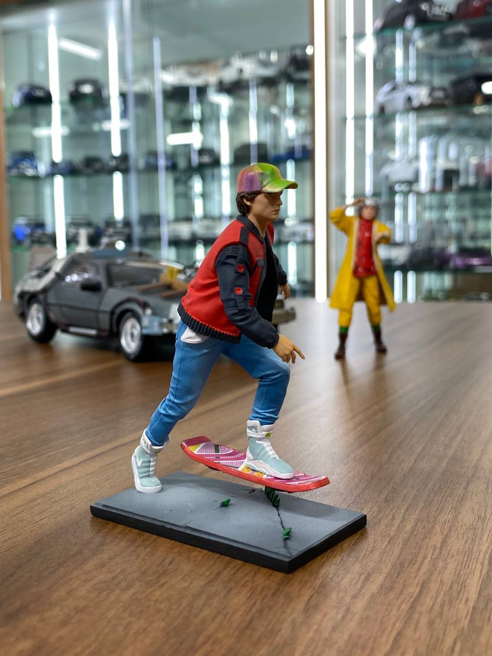 Figurine poupée 1/18 retour vers le futur marron Marty pour Figurine poupée 1/18 retour vers le futur marron Marty pour