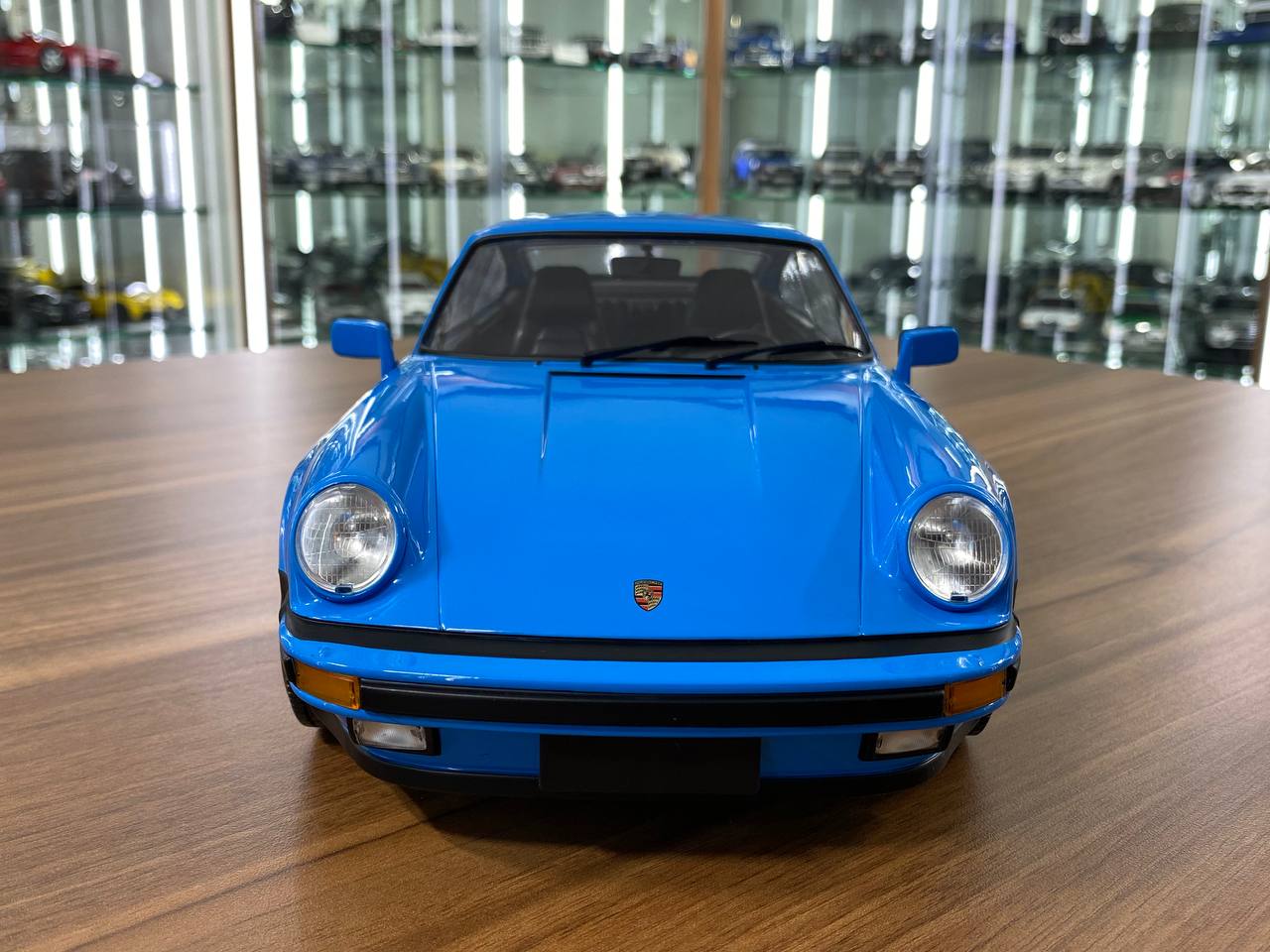 1/12 Diecast Model – Porsche 911 Turbo (1977) by Minichamps