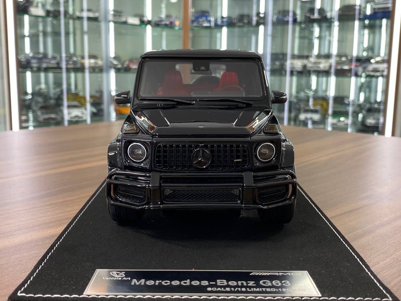 1/18 Resin Model - Mercedes-Benz AMG G63 with Removable Grill (Black/Red Interior)
