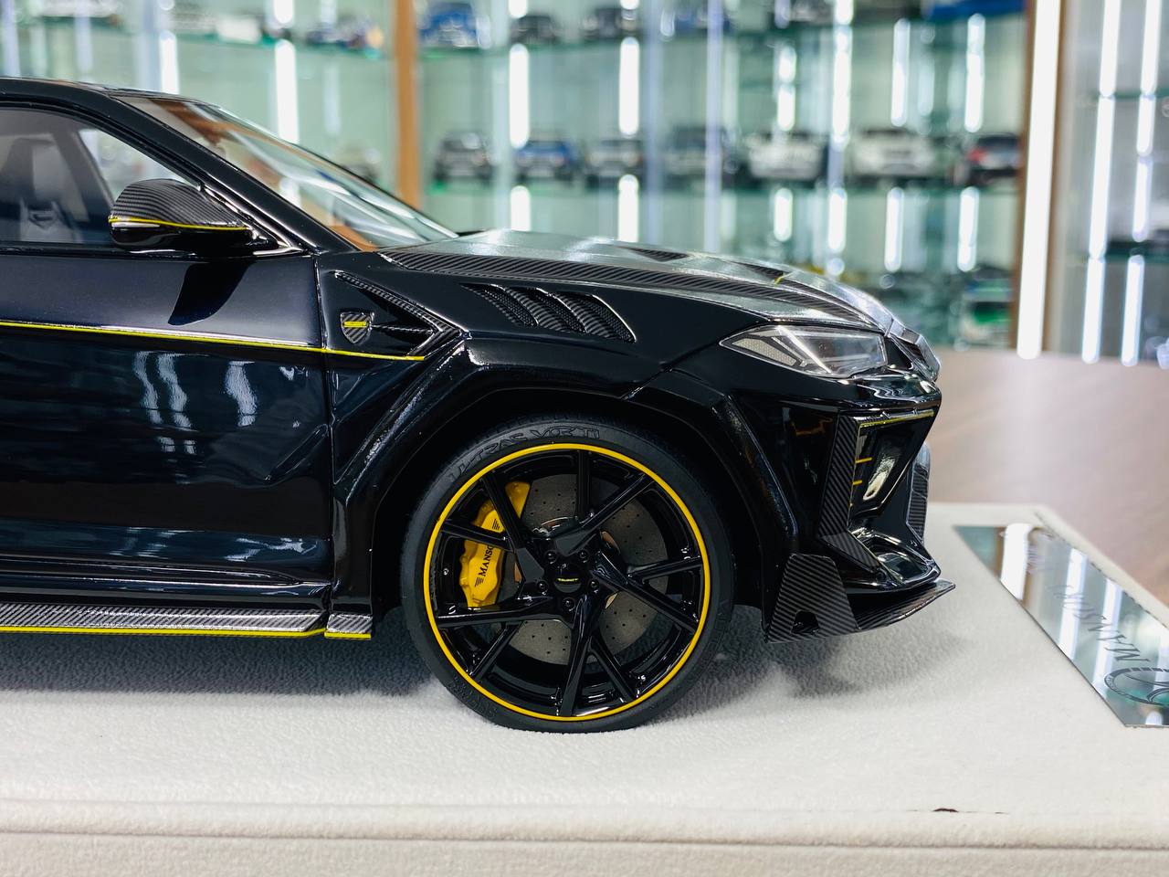 1/18 Resin – Lamborghini URUS Venatus Mansory by Timothy & Pierre