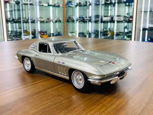 1/18 Diecast Maisto Chevrolet Corvette 1965 Silver