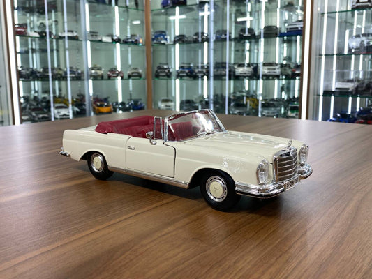 1/18 Diecast Maisto Mercedes Benz 280SE 1967