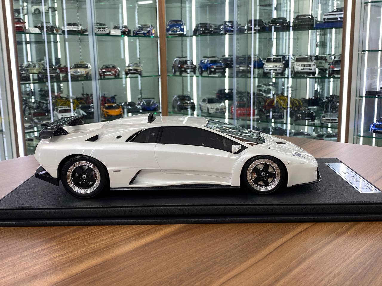 1/12 Resin Model - Lamborghini Diablo GT White by GL Models