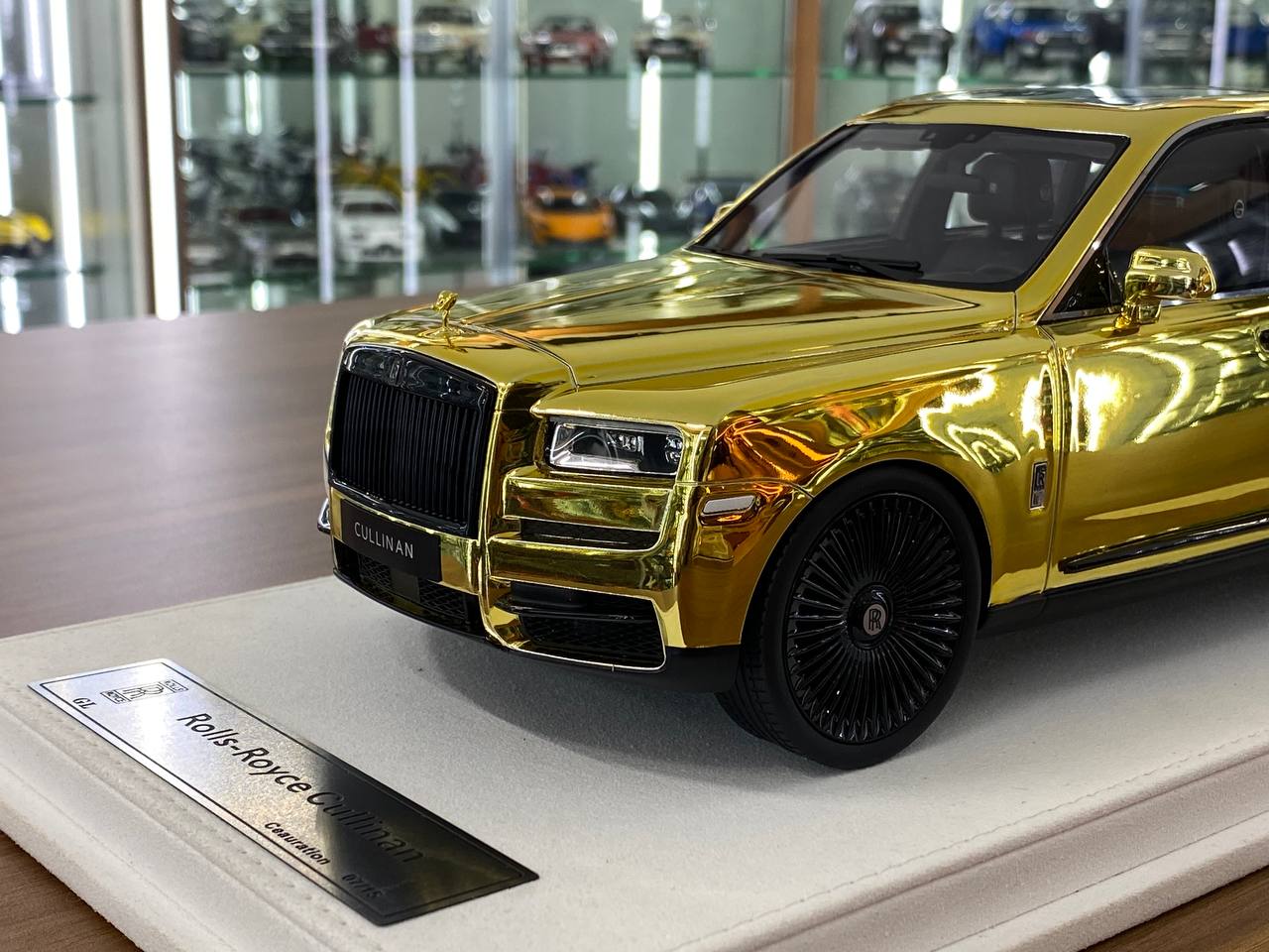 1/18 Resin GL Models Rolls Royce Cullinan Gold Chrome Limited to 15 pcs