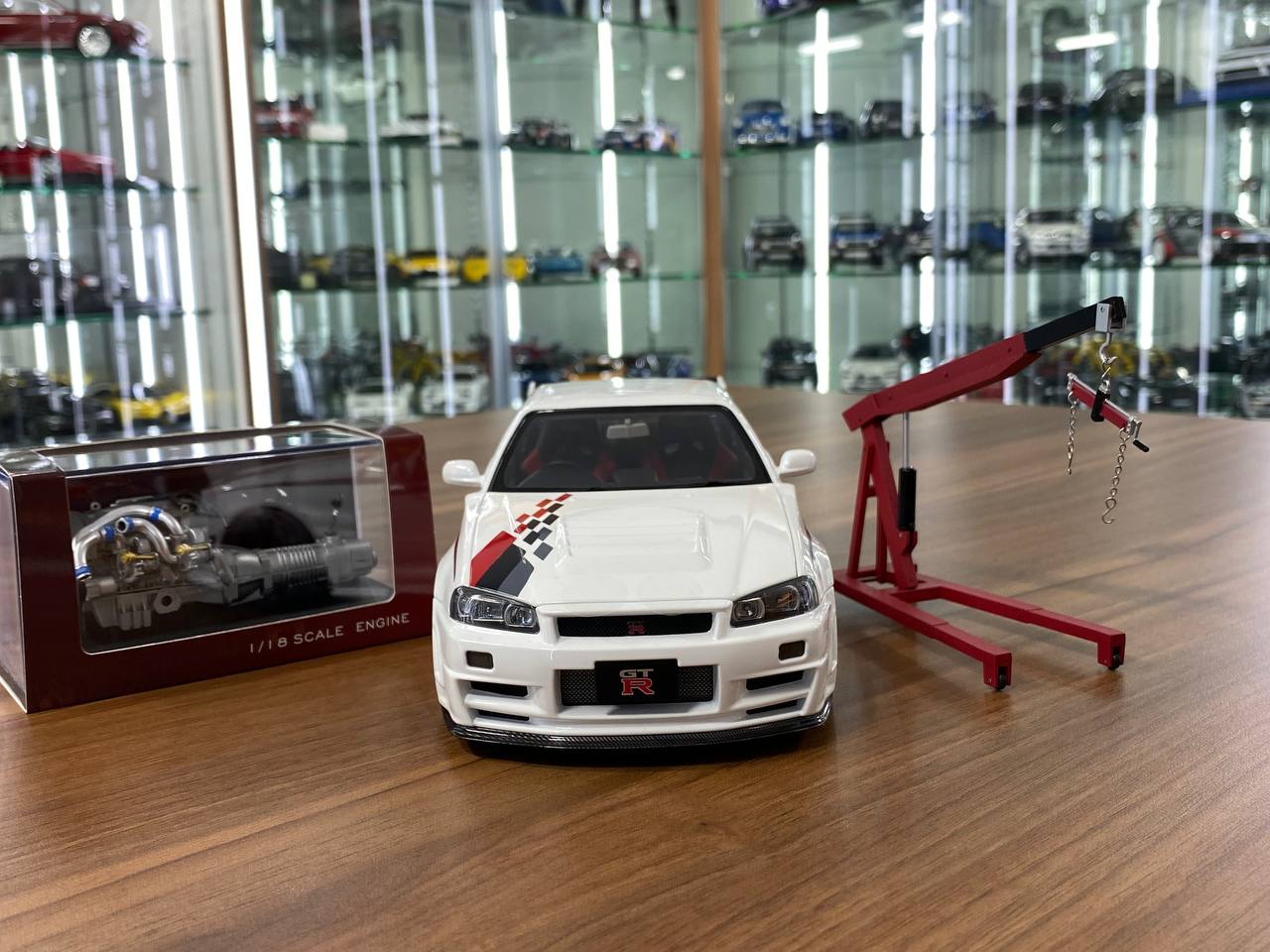 1/18 Metal Diecast - Nissan Skyline GT-R R34 (Nismo) CRS Livery White by MotorHelix