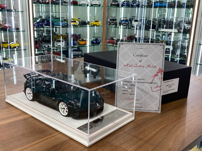 1:18 Resin - Davis & Giovanni Porsche 911 GT3 (992) Porsche Racing Green Metallic - Limited Edition 36pcs