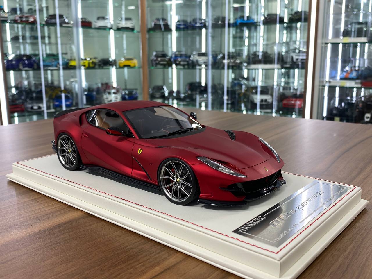 1:18 Resin – Davis & Giovanni Ferrari 812 Superfast Novitec Matt Red Limited 1 of 1