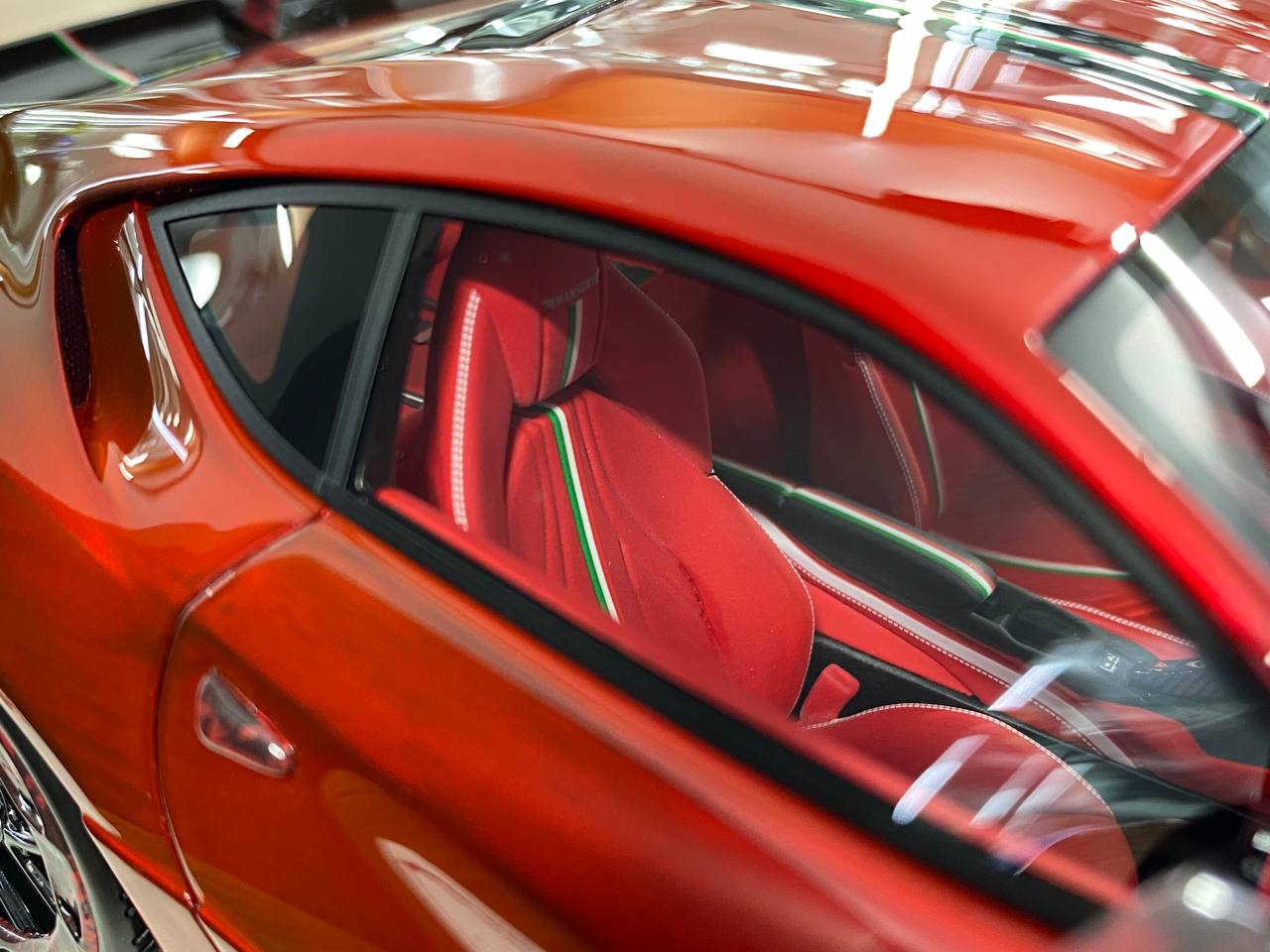 1:18 Resin  – Davis & Giovanni Ferrari 812 Stallone Mansory Red / Italian Flag Limited 1 of 1
