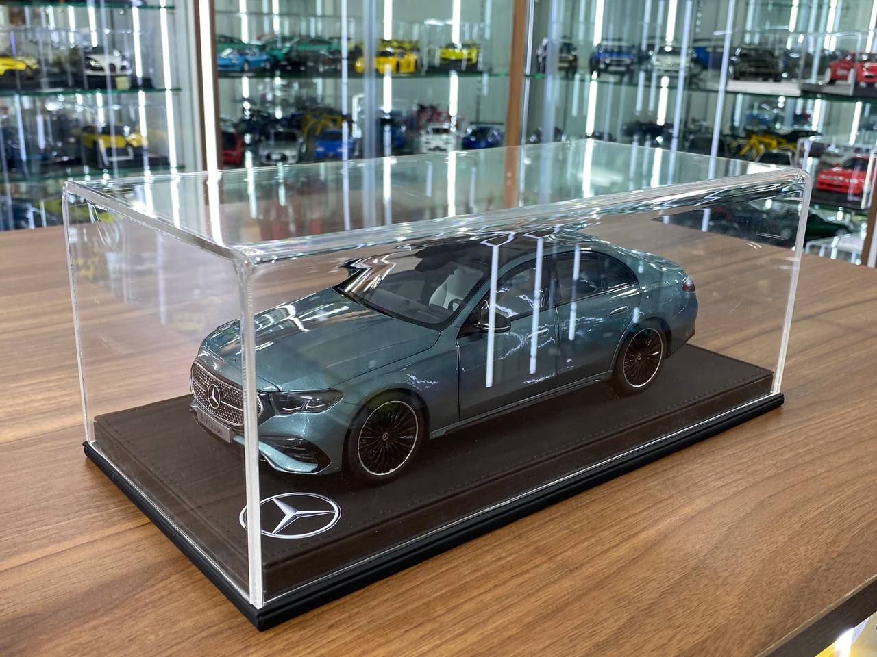 1:18 Acrylic Display Case – Black Leather Base with Mercedes-Benz Logo Print