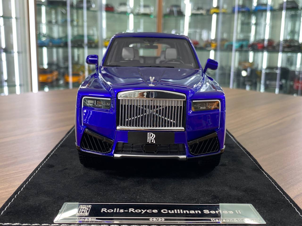 1/18 Resin H&H Rolls Royce Cullinan Series II Salamanca Blue Ltd.Edn.30 pcs