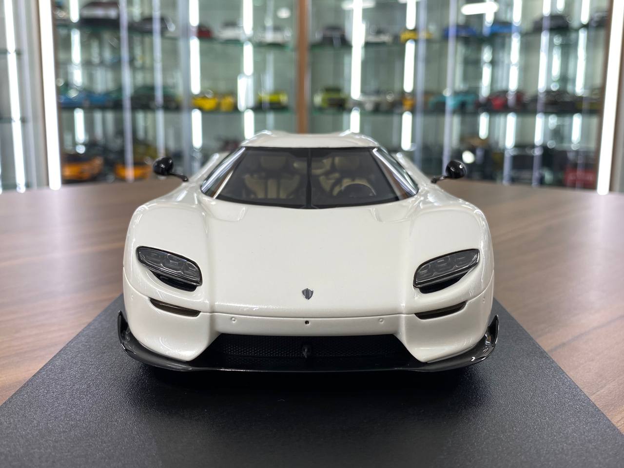 1/18 Resin Model GT Spirit Koenigsegg CC850 - White Limited Edition