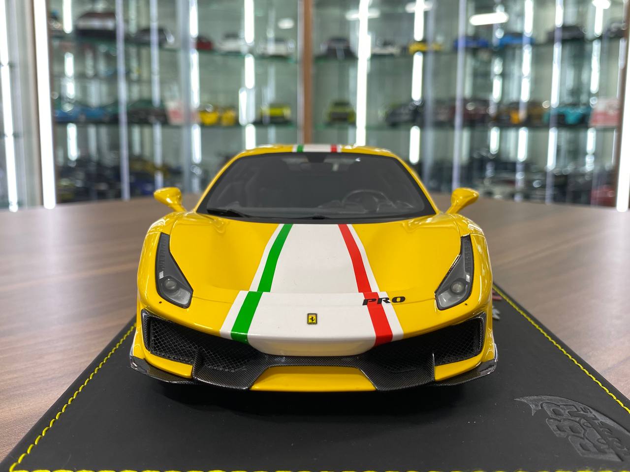 1/18 Resin – BBR Models Ferrari 488 Pista Yellow with Italy Flag Livery  Limited Edition: 168 pcs