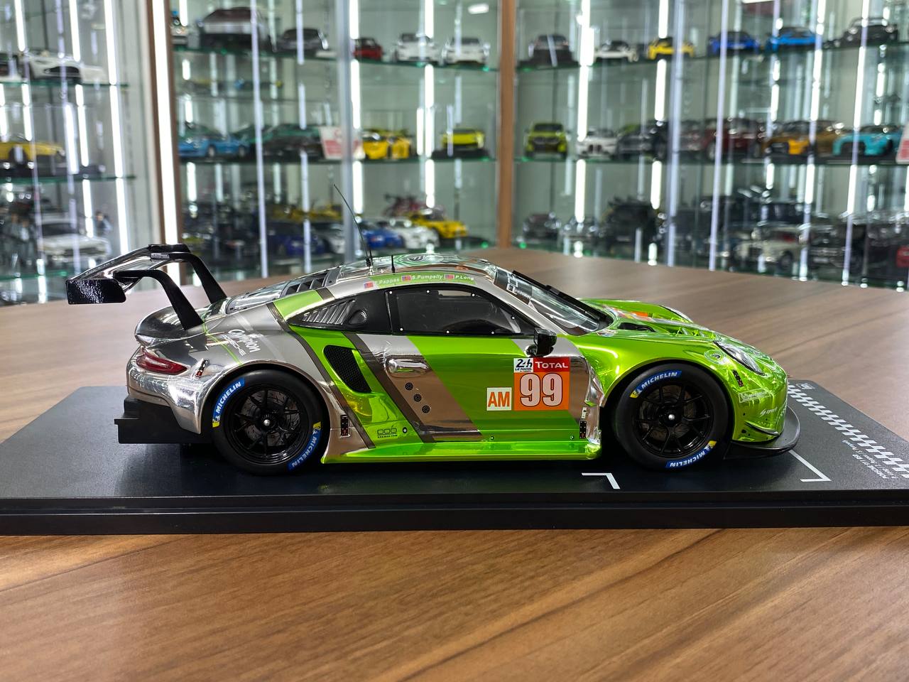 1/18 Diecast ixo Models PORSCHE 911 RSR #99 P. Long / T. Pappas / S. Pumpelly 24h LeMans 2018  Racing green / Silver