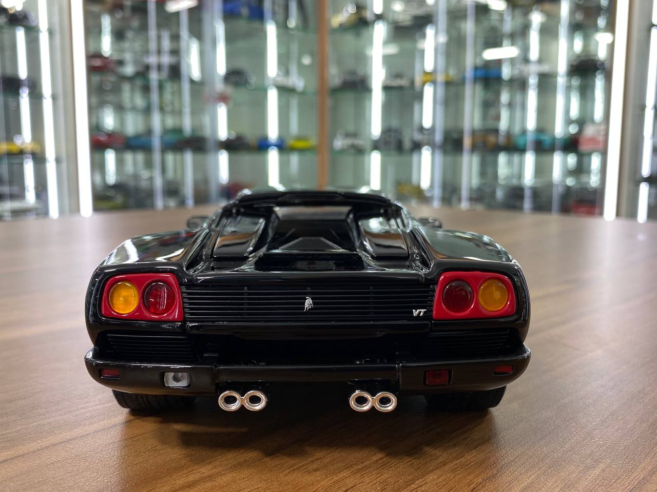 1/18 Diecast Metal Model – Lamborghini Diablo Roadster | AUTOart Performance | Full Opening | Black