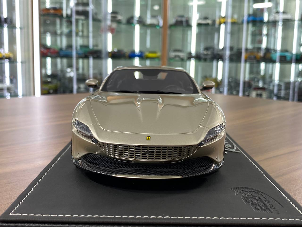 1/18 Resin – BBR Models Ferrari Roma Grigio Ingrid Limited Edition: 18 pcs