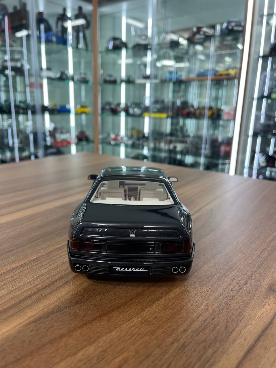 1:18 Resin Maserati Shamal 1989 – Black | LS Collectibles
