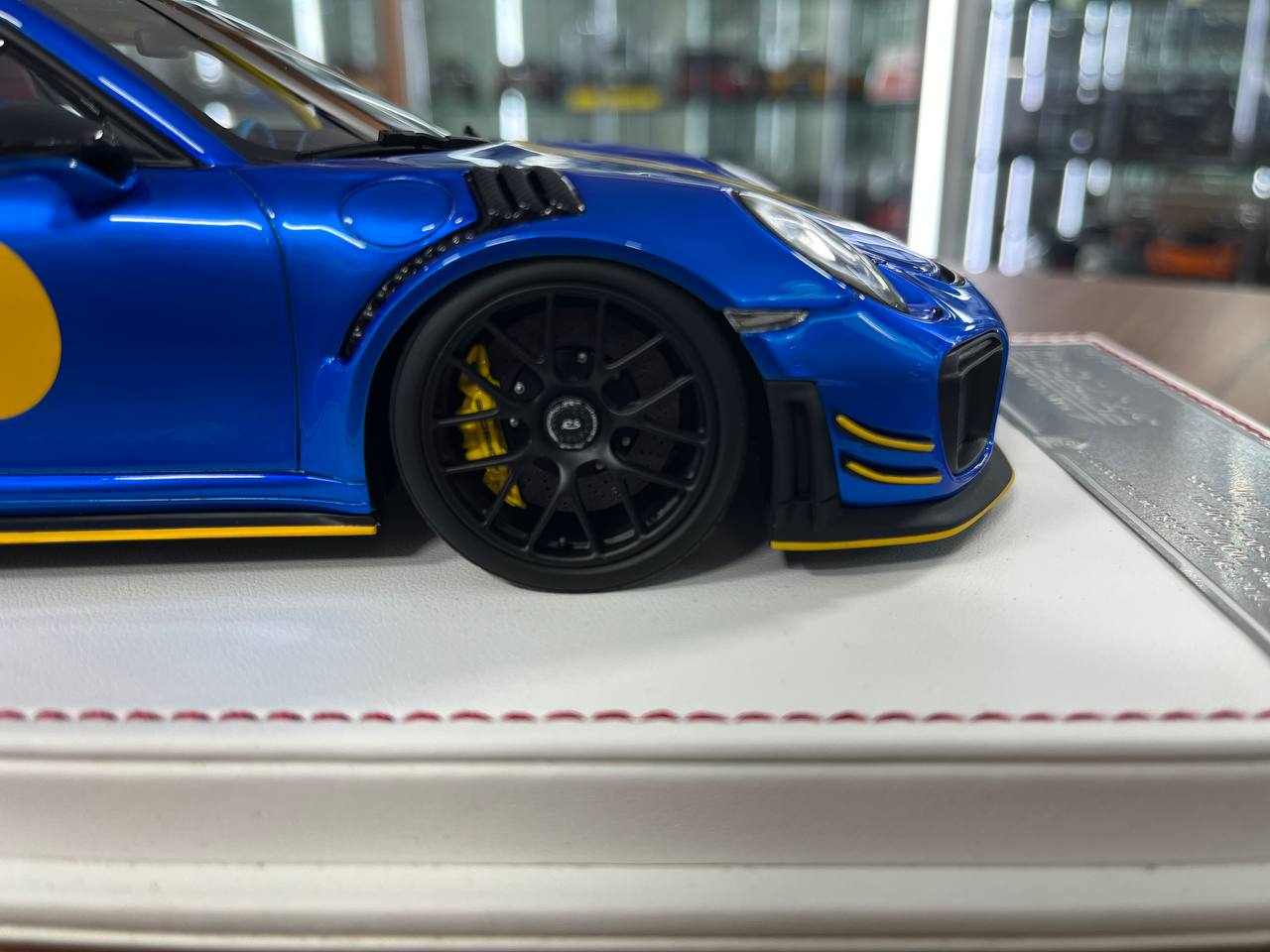 1/18 Porsche 911 GT2 RS MR Manthey Racing | Resin| Blue/Yellow | 1 of 1 | Davis & Giovanni