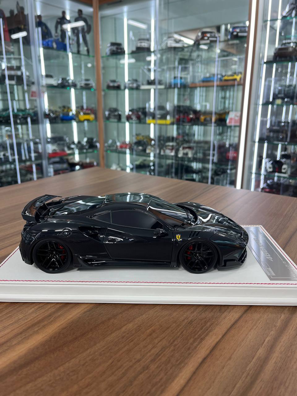 1/18 Ferrari 488 GTB N-Largo z| Davis & Giovanni | Resin | Carbon Fiber x White | 1 of 1