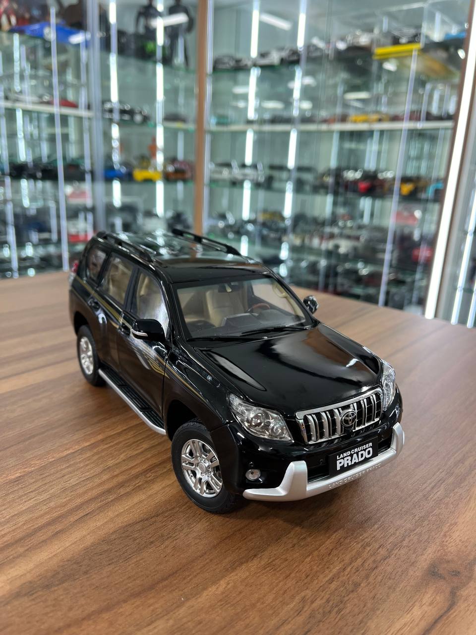 1/18 Diecast full opening  Faw Toys Land Cruiser PRADO 2009 Black