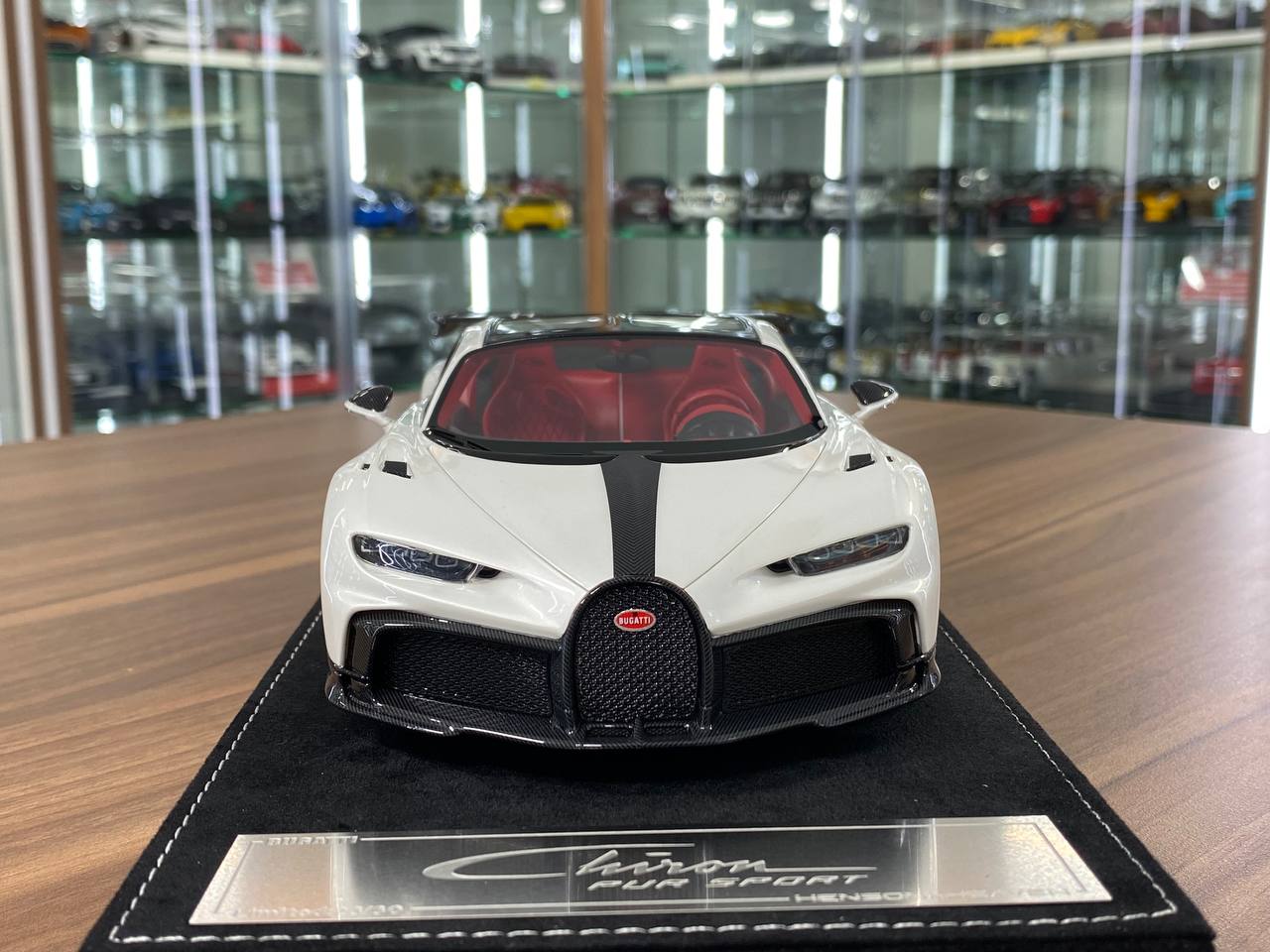 1/18 H&H Bugatti Chiron Pur Sport Metallic White | Resin Model | Limited 30 pcs