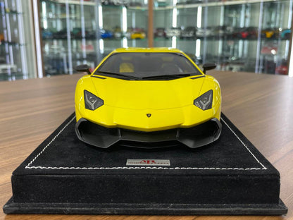 1:18 MR Collection Lamborghini Aventador 50th Anniversario Yellow | Resin | Limited Edition