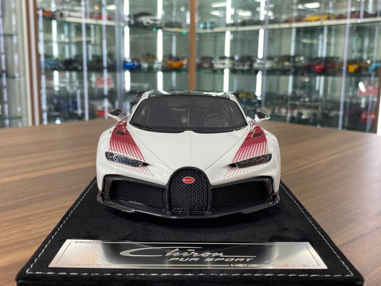★ 1:18 H&H Bugatti Chiron Pur Sport – Grand Prix White – Limited Edition of 30