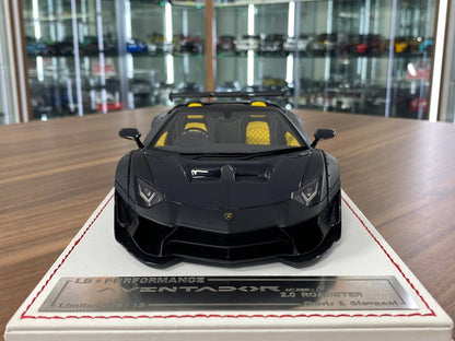 1/18 Resin Davis & Giovanni Lamborghini Aventador LP 720-4 2.0 Roadster in Matt Black with Black/Yellow Interior Limited Edition - 18 pcs