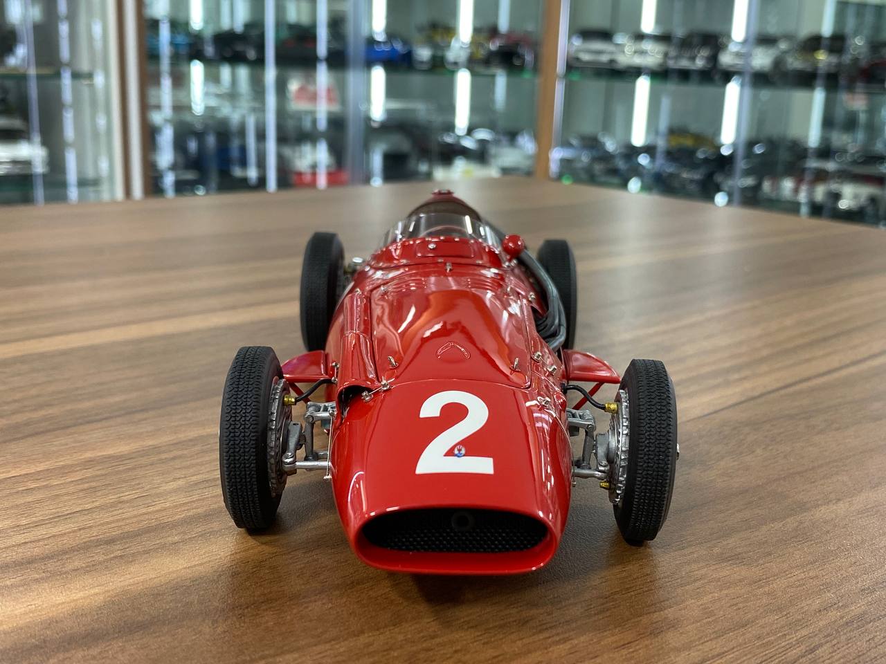 CMC Maserati 250 F GP Frankreich 1957, Winner JM. Fangio #2 [1/18 Diecast]