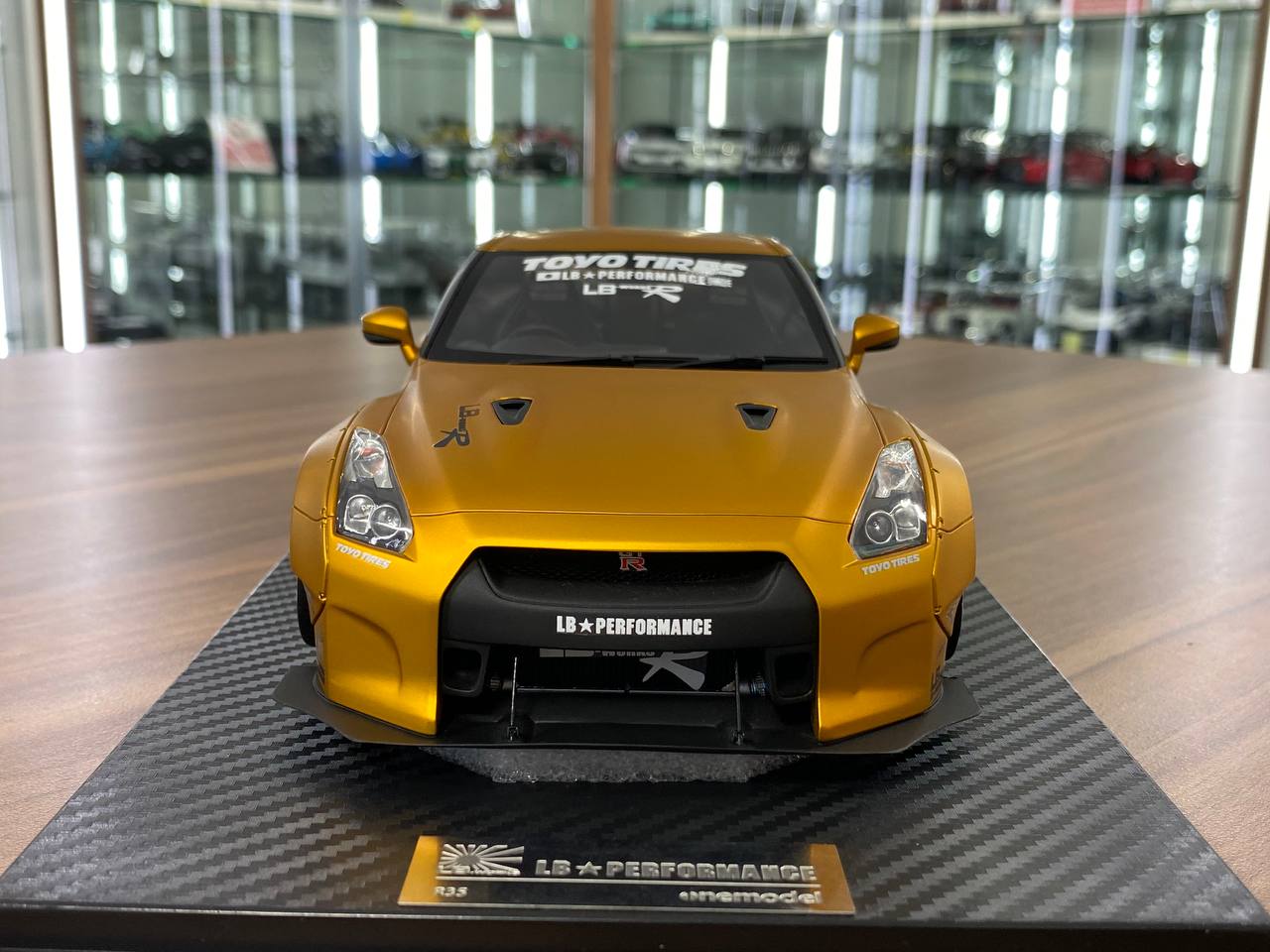 1/18 Resin Nissan GT-R R35 Liberty Walk Gold by One Model