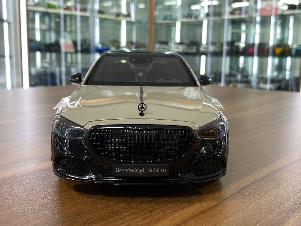 Almost Real 1/18 Mercedes-Maybach S Class S680 W223 Night Series Mojave Silver Black