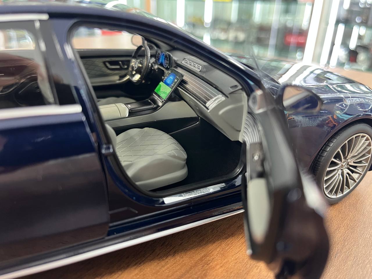 1:18 Diecast Norev Mercedes-Benz S-Class | Metallic Blue | Full Opening