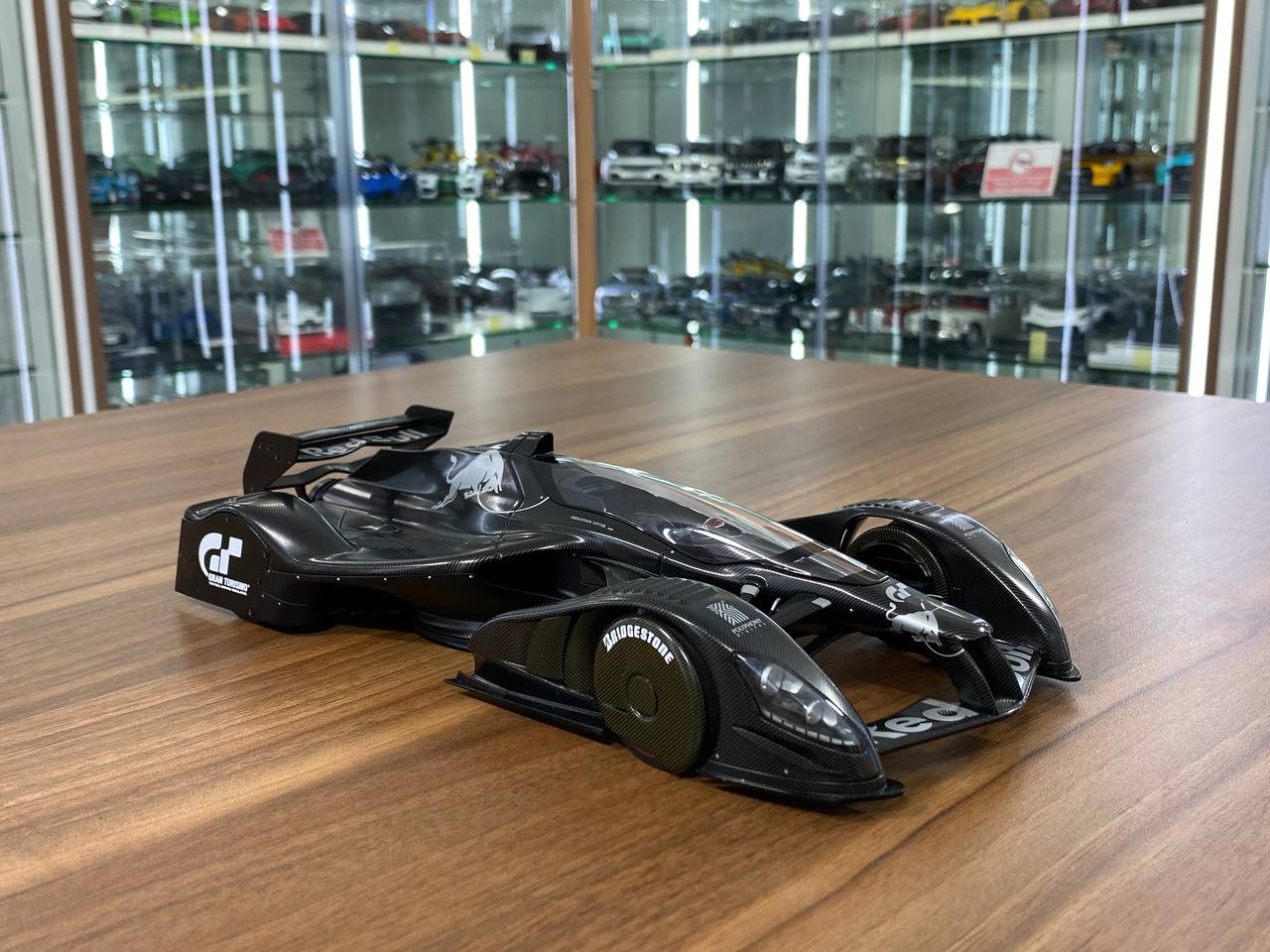 AutoArt Grand Turismo Red Bull X2010 - 1/18 Diecast Model, All Opening - Black