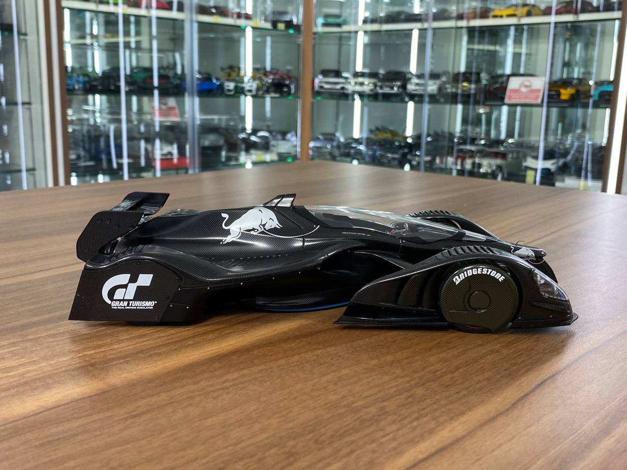 AutoArt Grand Turismo Red Bull X2010 - 1/18 Diecast Model, All Opening - Black