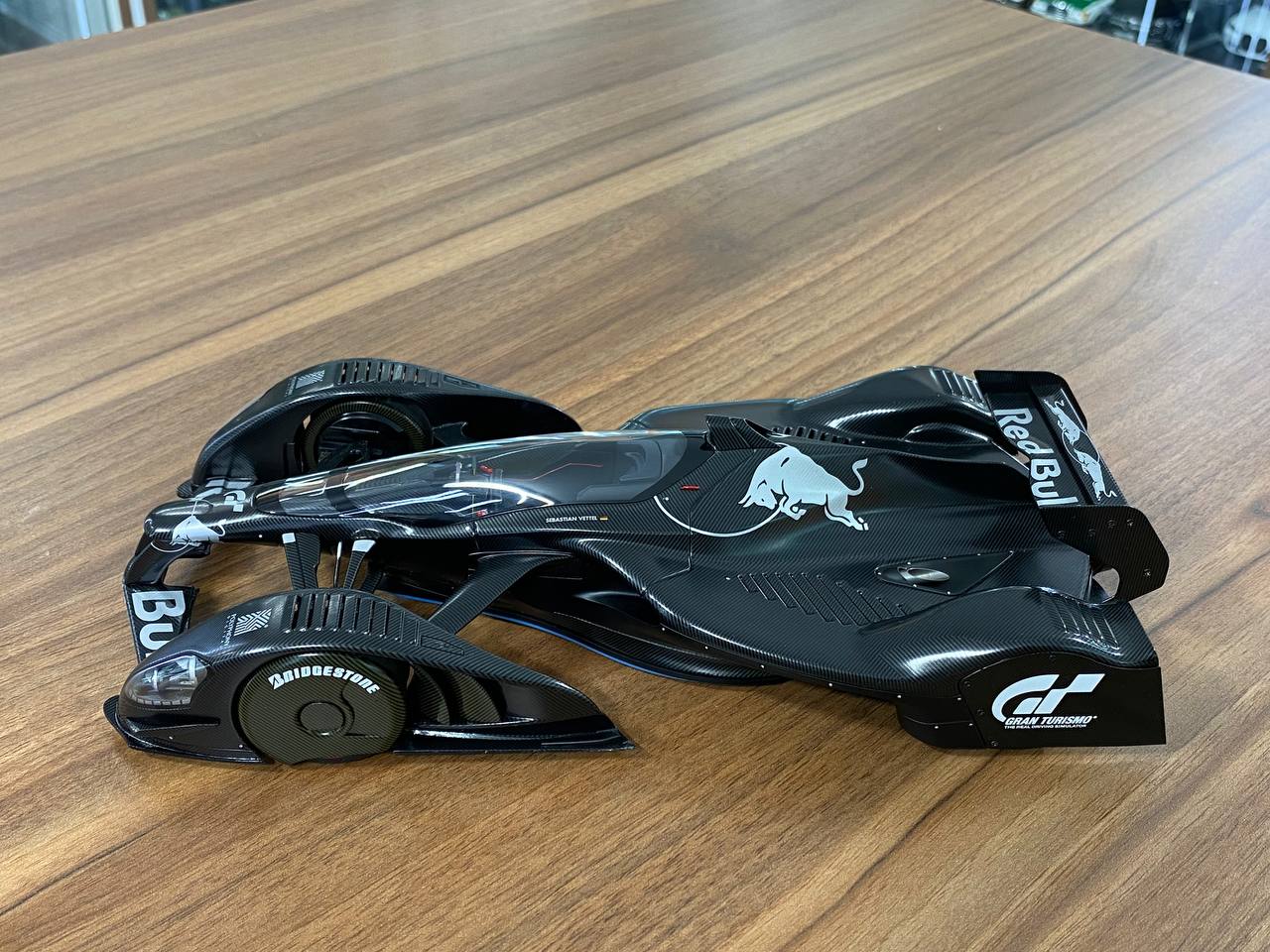 AutoArt Grand Turismo Red Bull X2010 - 1/18 Diecast Model, All Opening - Black