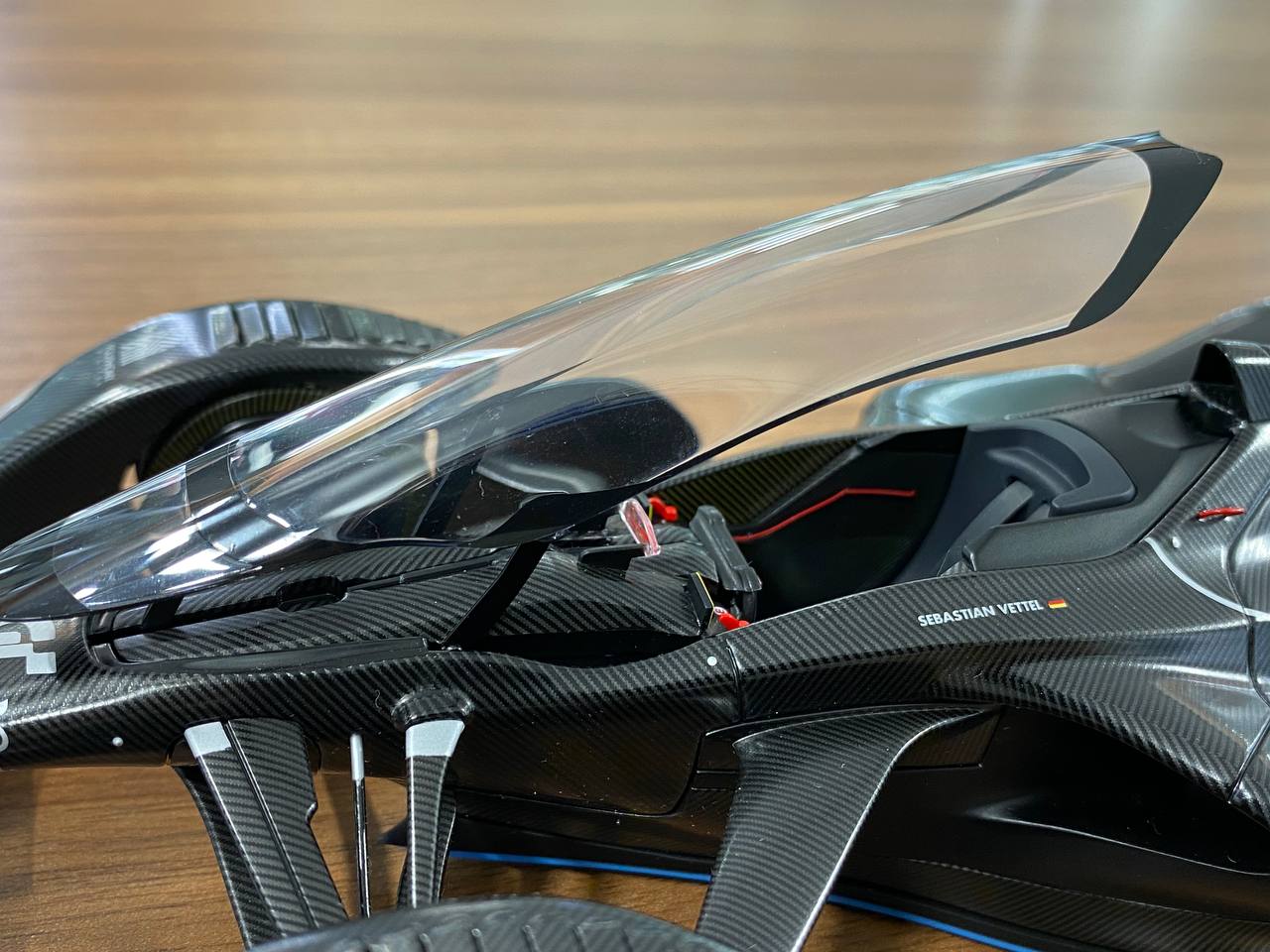 AutoArt Grand Turismo Red Bull X2010 - 1/18 Diecast Model, All Opening - Black