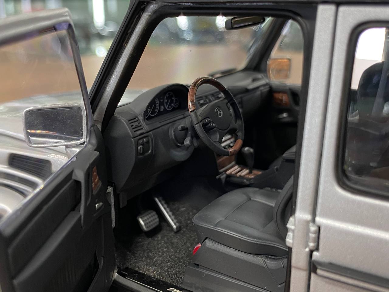 Autoart Mercedes benz G 55 AMG 2009 [1/18 Diecast silver]