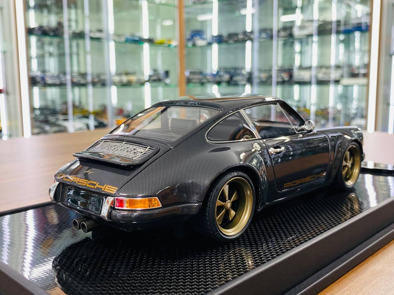 Ivy Model Porsche 911 Singer – 1/18 Resin Model, Visible Carbon, Limited to 40 Units