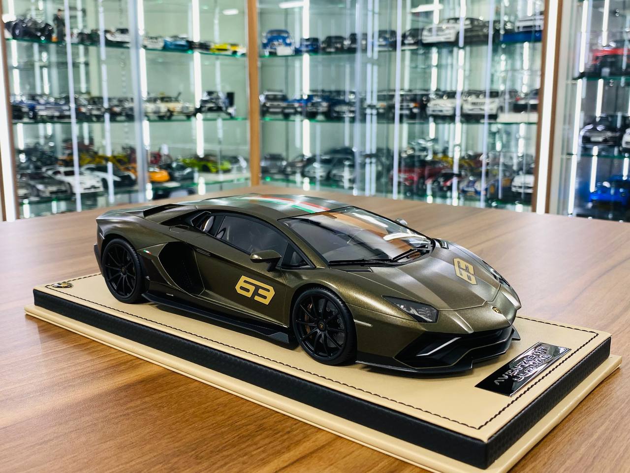 1/18 Resin Lamborghini Aventador Navy Green by MR Collection