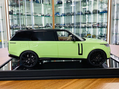 MotorHelix Range Rover Autobiography 2022 – 1/18 Resin Model, Light Green, Limited 101